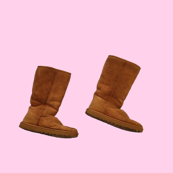 Uggs tan boots size 7 - Picture 1 of 8